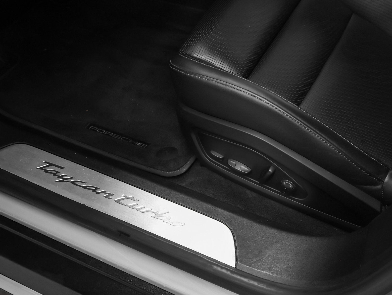 2021 Porsche Taycan Taycan Turbo