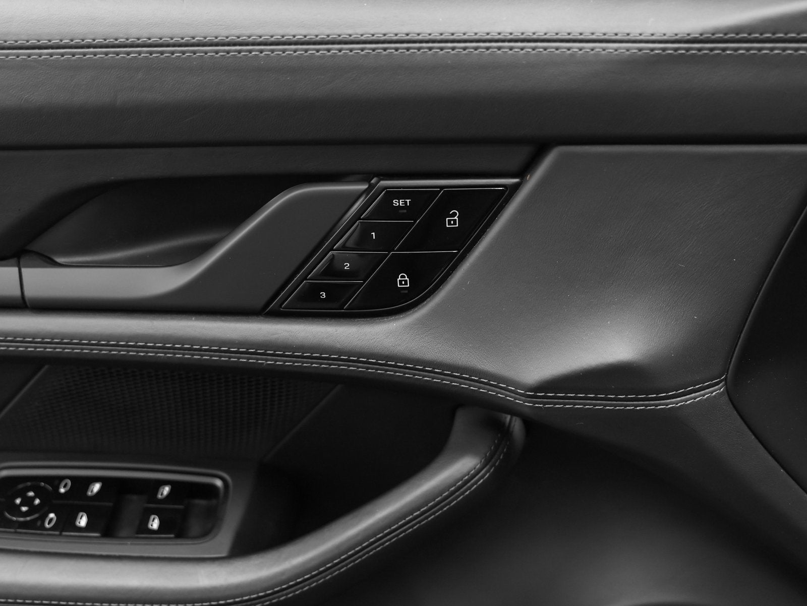 2021 Porsche Taycan Taycan Turbo