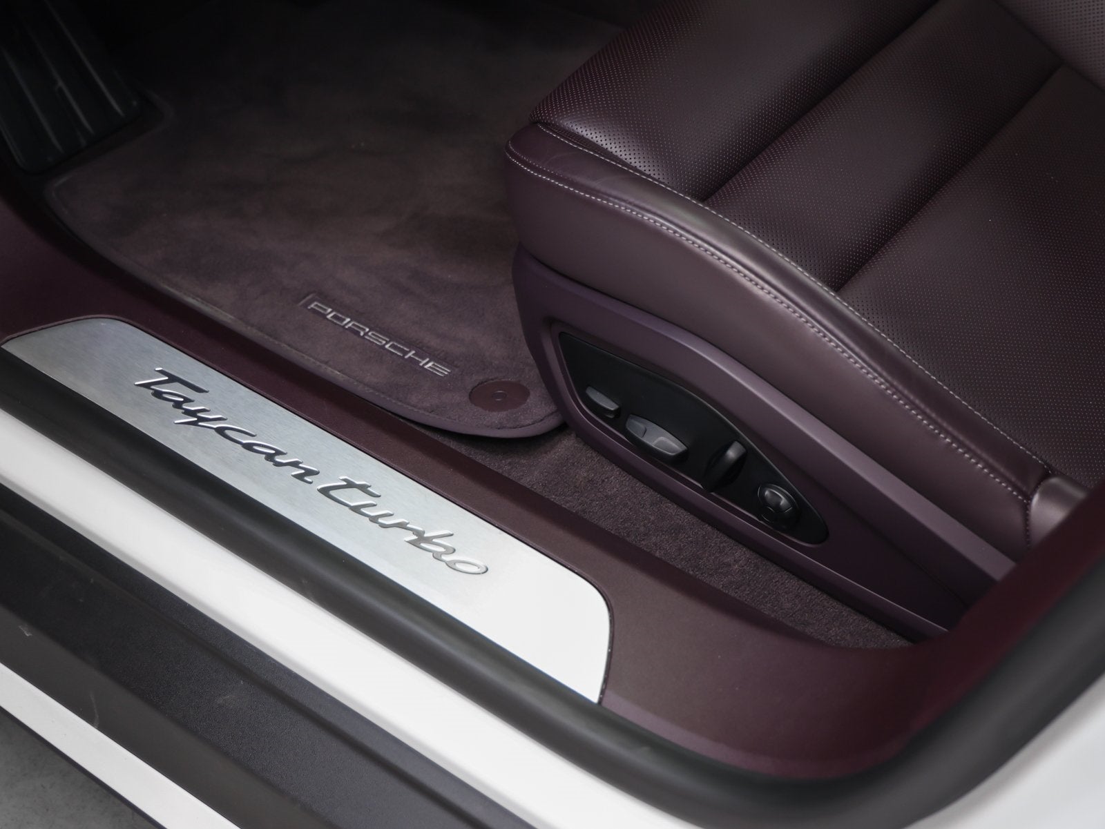 2024 Porsche Taycan Taycan Turbo (MY24)