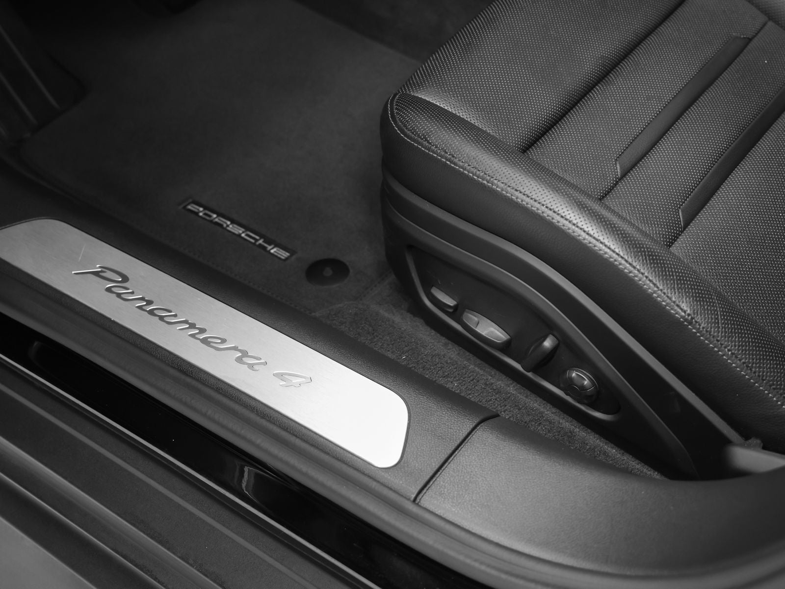 2023 Porsche Panamera Panamera 4 E-Hybrid (MY23)