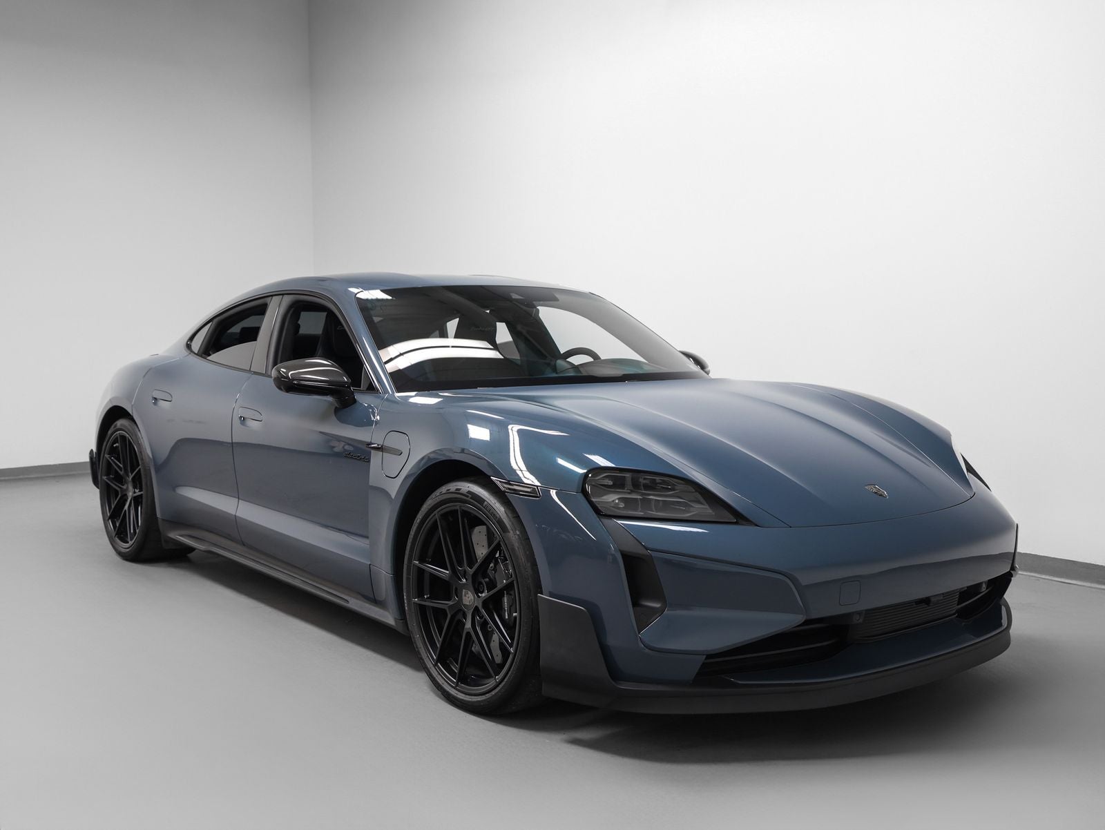 2025 Porsche Taycan Turbo GT