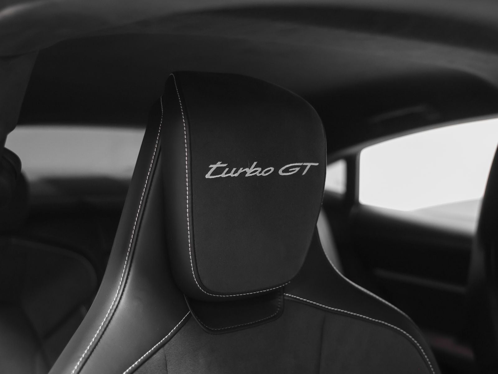 2025 Porsche Taycan Turbo GT