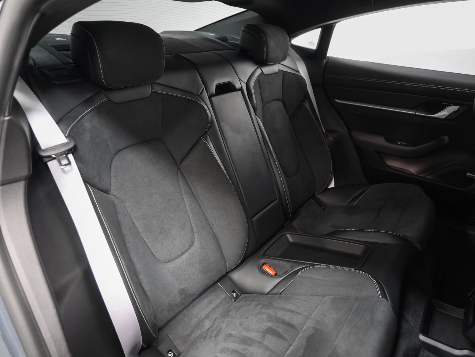 2025 Porsche Taycan Turbo GT