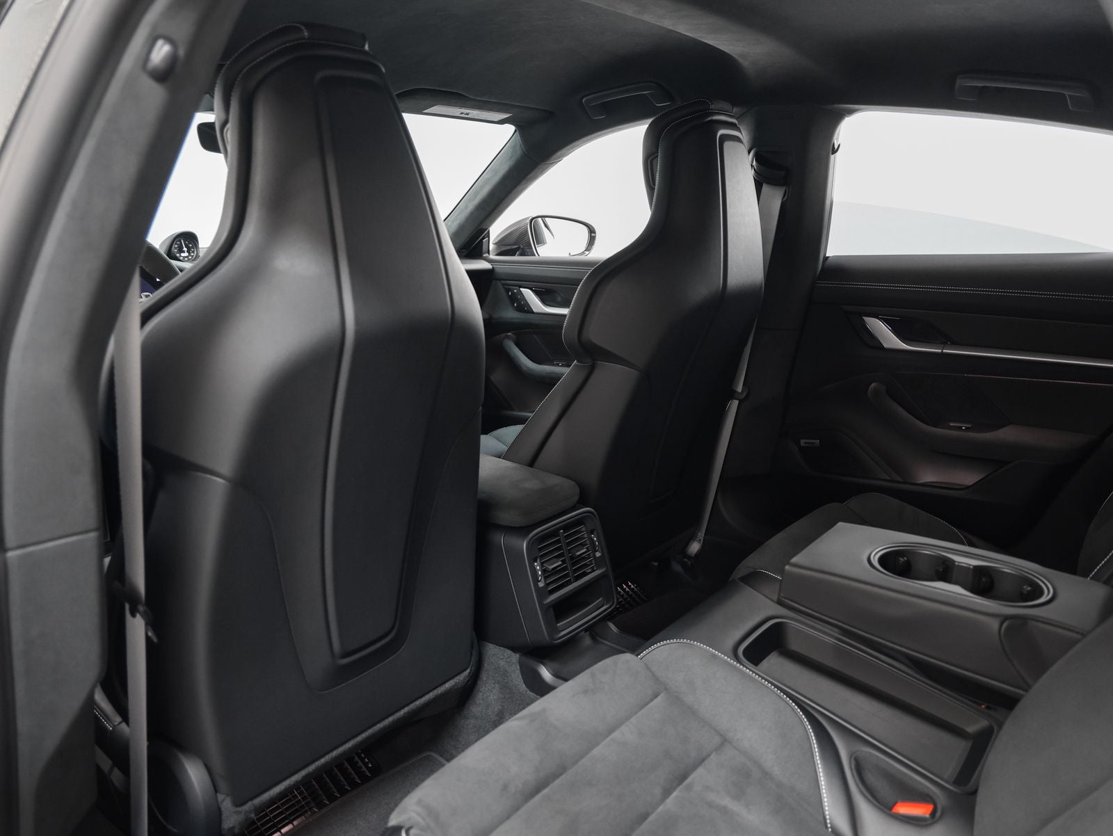 2025 Porsche Taycan Turbo GT