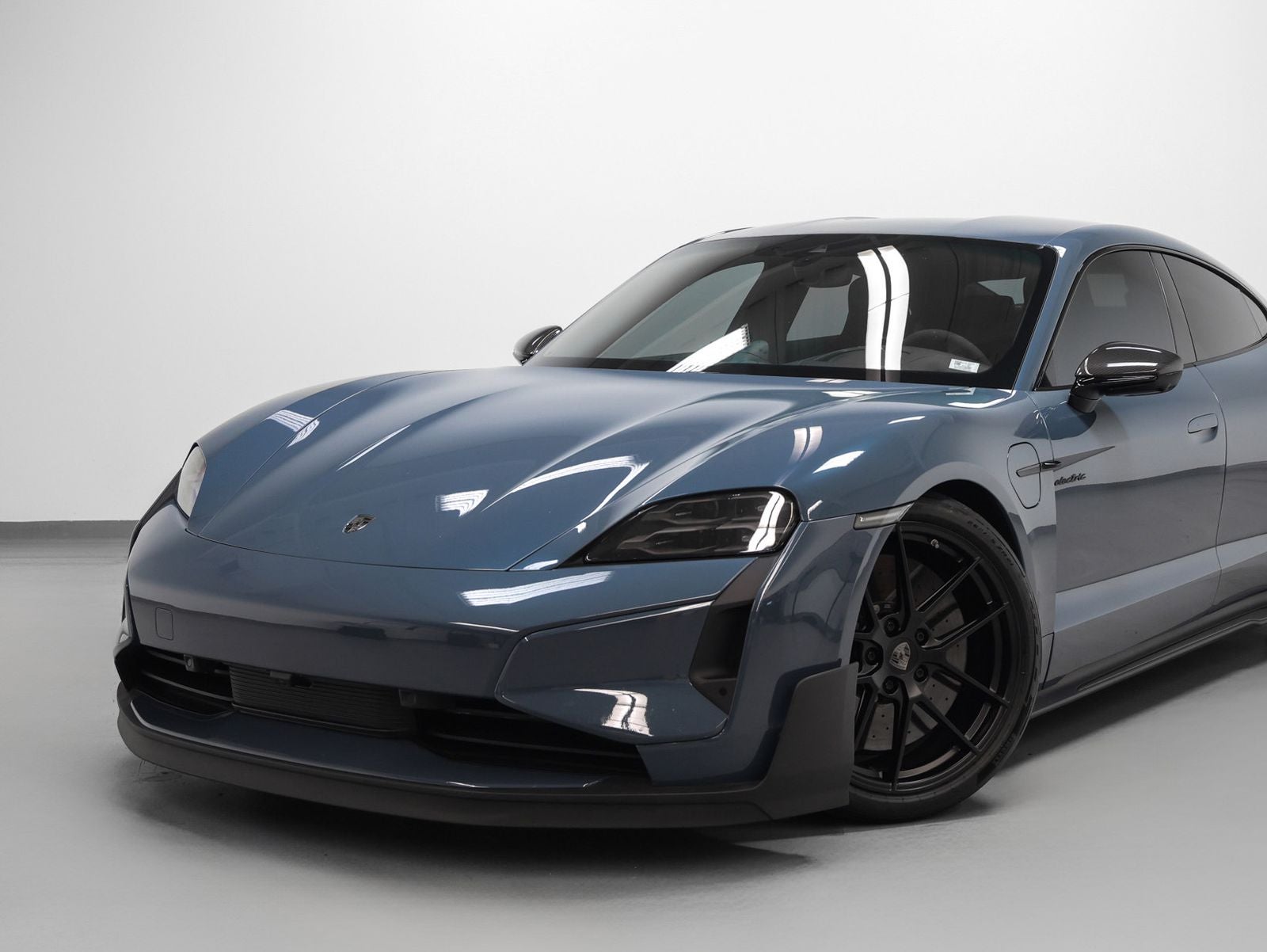 2025 Porsche Taycan Turbo GT