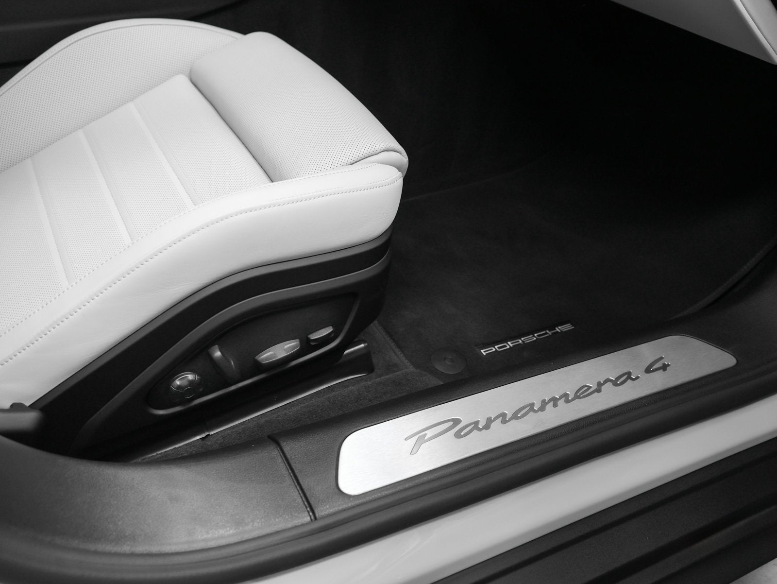 2026 Porsche Panamera Panamera 4 E-Hybrid