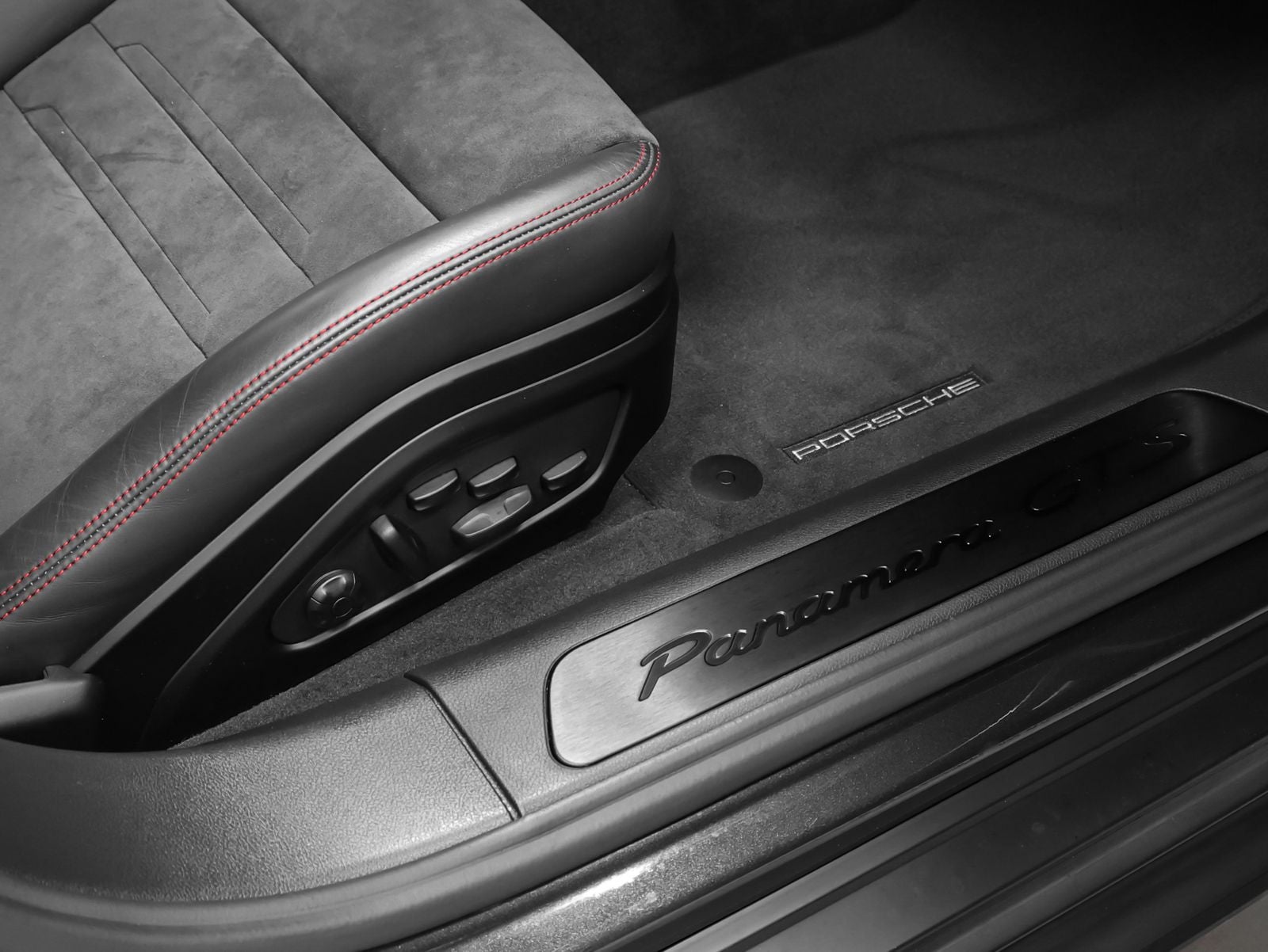 2023 Porsche Panamera GTS