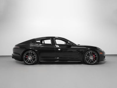 2023 Porsche Panamera GTS