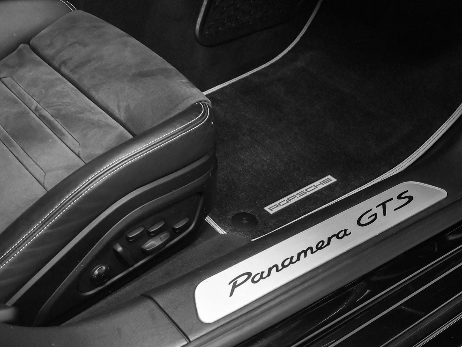 2023 Porsche Panamera GTS