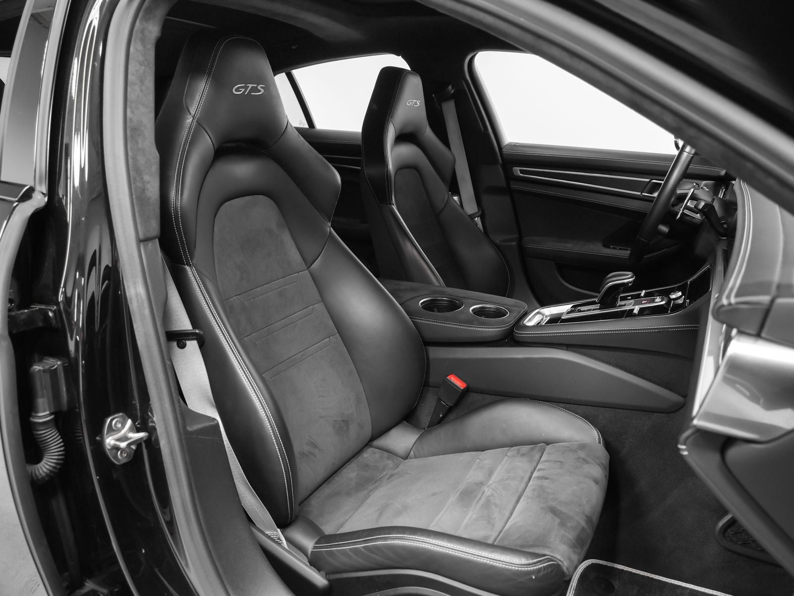 2023 Porsche Panamera GTS