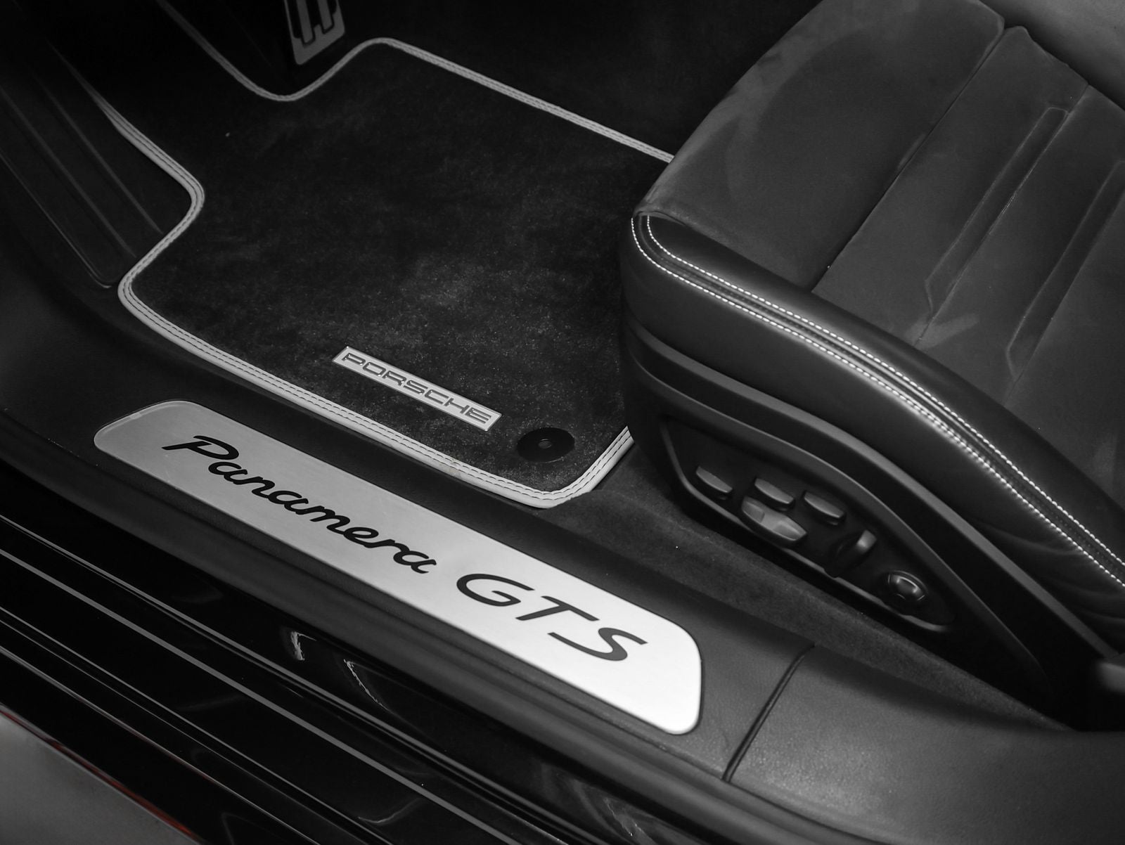 2023 Porsche Panamera GTS