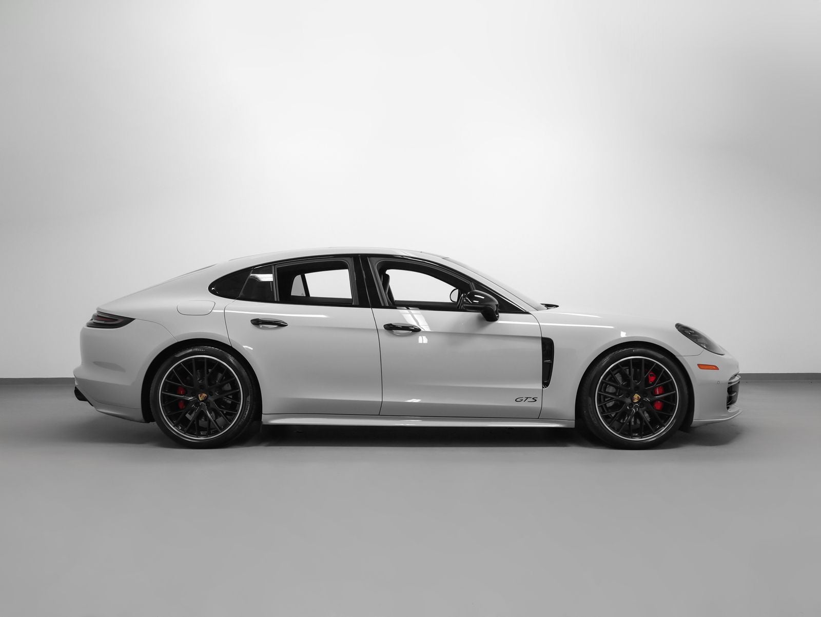 2020 Porsche Panamera Panamera GTS