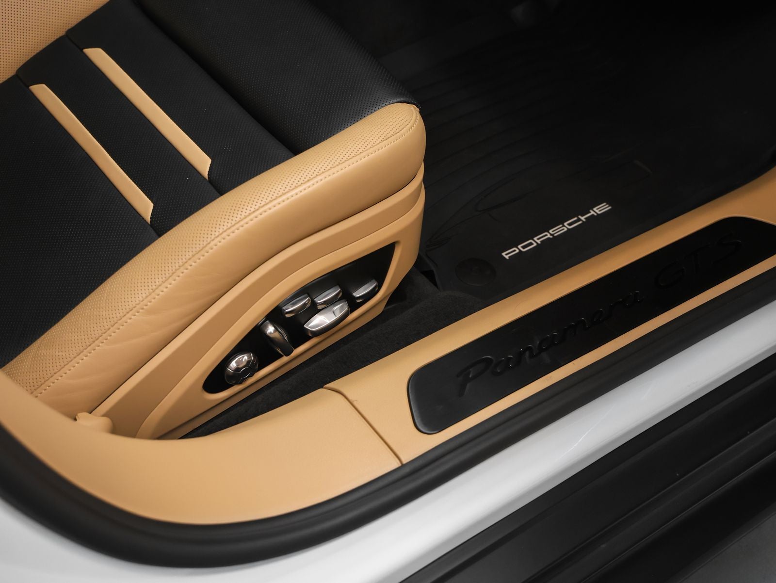 2021 Porsche Panamera GTS