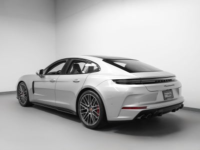 2026 Porsche Panamera Panamera GTS