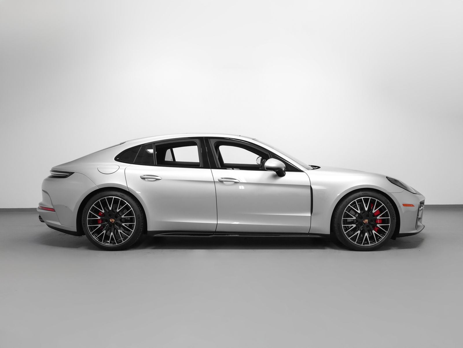 2025 Porsche Panamera GTS