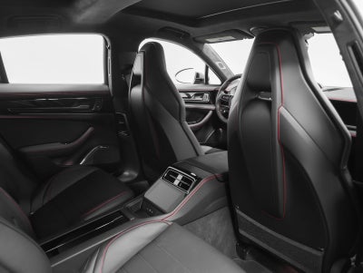 2025 Porsche Panamera GTS