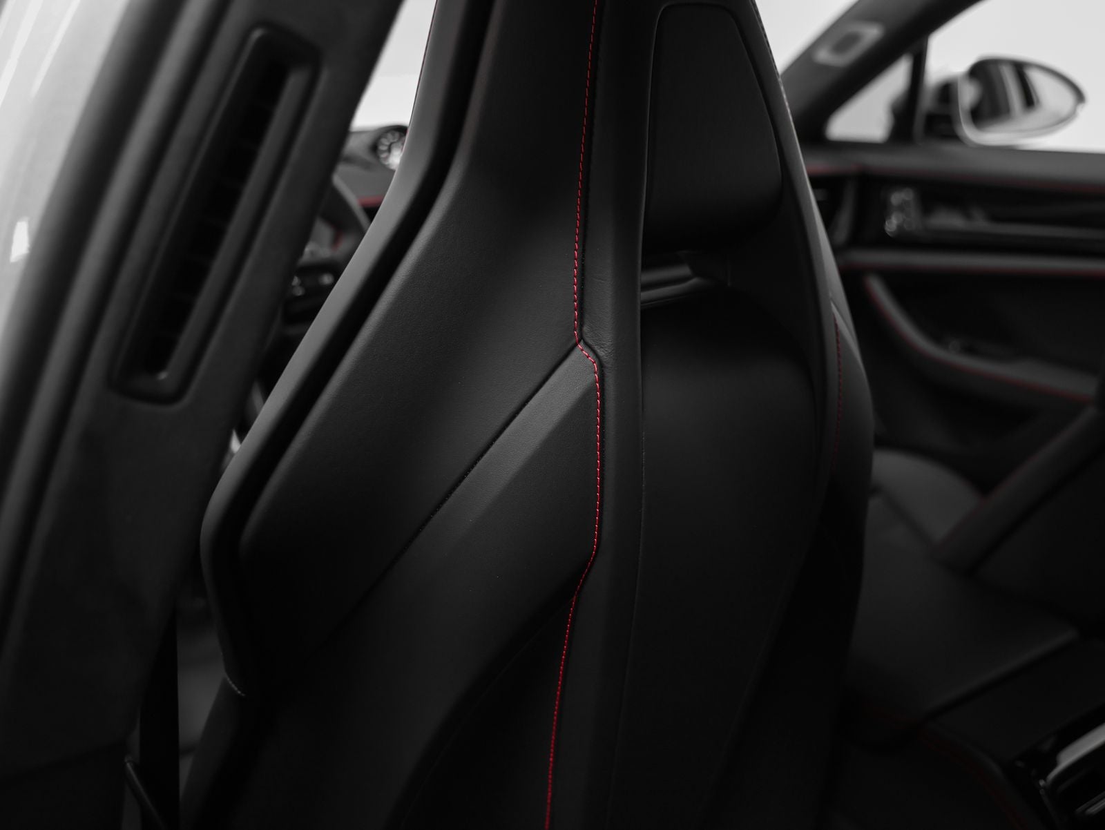 2025 Porsche Panamera GTS