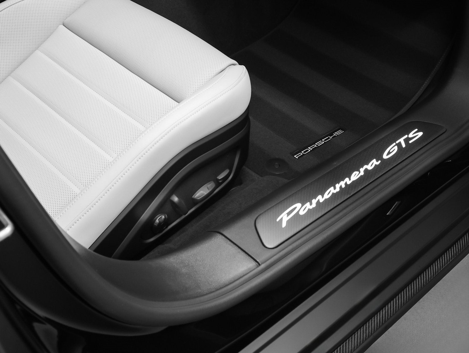 2026 Porsche Panamera Panamera GTS