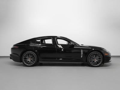 2023 Porsche Panamera 4 Platinum Edition