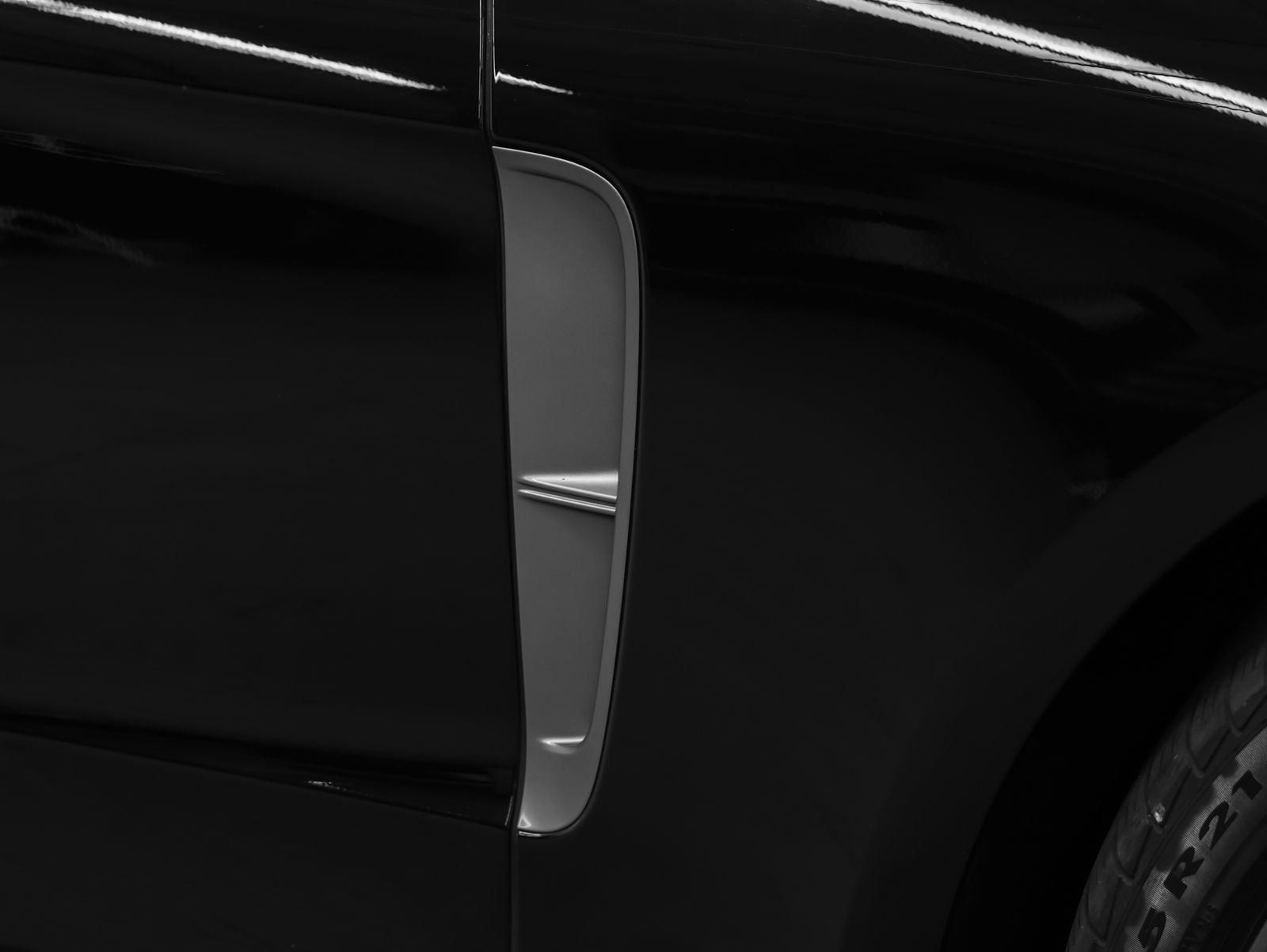 2023 Porsche Panamera 4 Platinum Edition