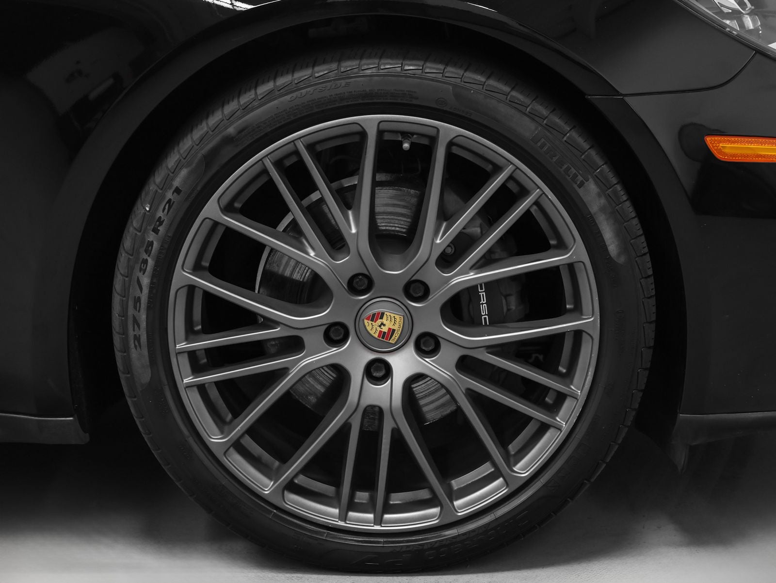 2023 Porsche Panamera 4 Platinum Edition