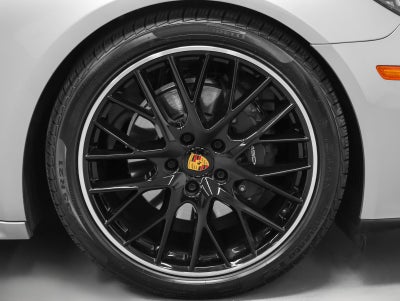 2023 Porsche Panamera 4 Platinum Edition