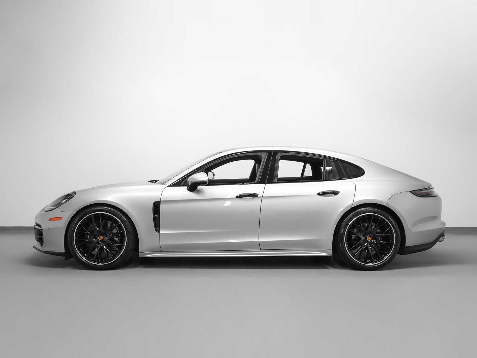 2023 Porsche Panamera 4 Platinum Edition