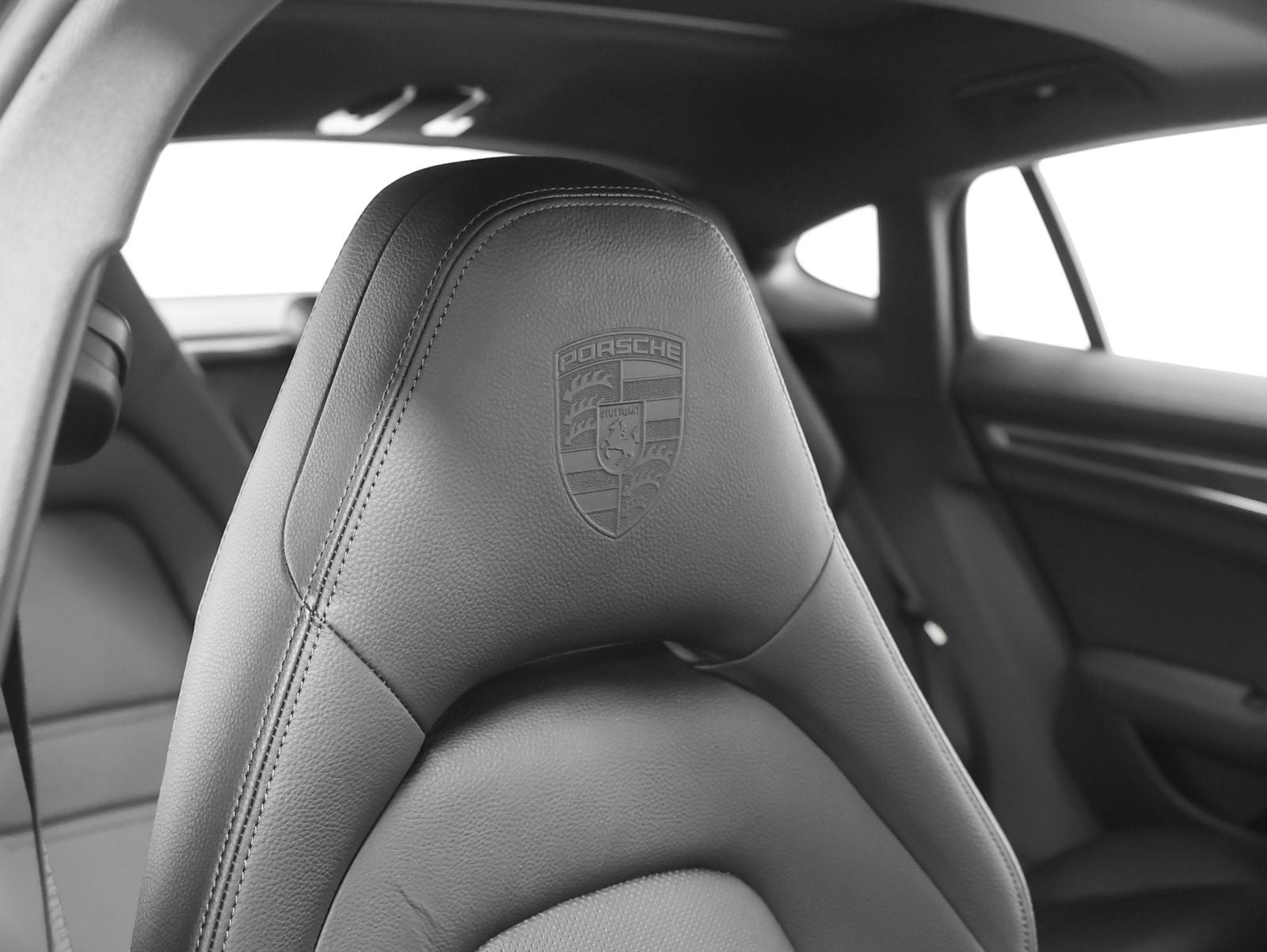 2023 Porsche Panamera 4 Platinum Edition