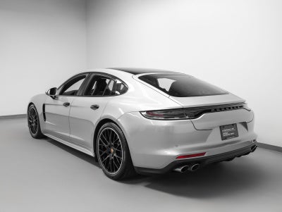 2023 Porsche Panamera 4 Platinum Edition