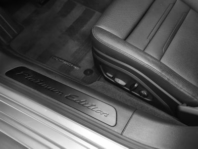 2023 Porsche Panamera 4 Platinum Edition