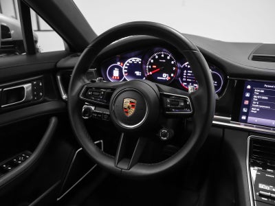 2023 Porsche Panamera 4 Platinum Edition