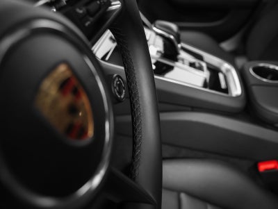 2023 Porsche Panamera 4 Platinum Edition
