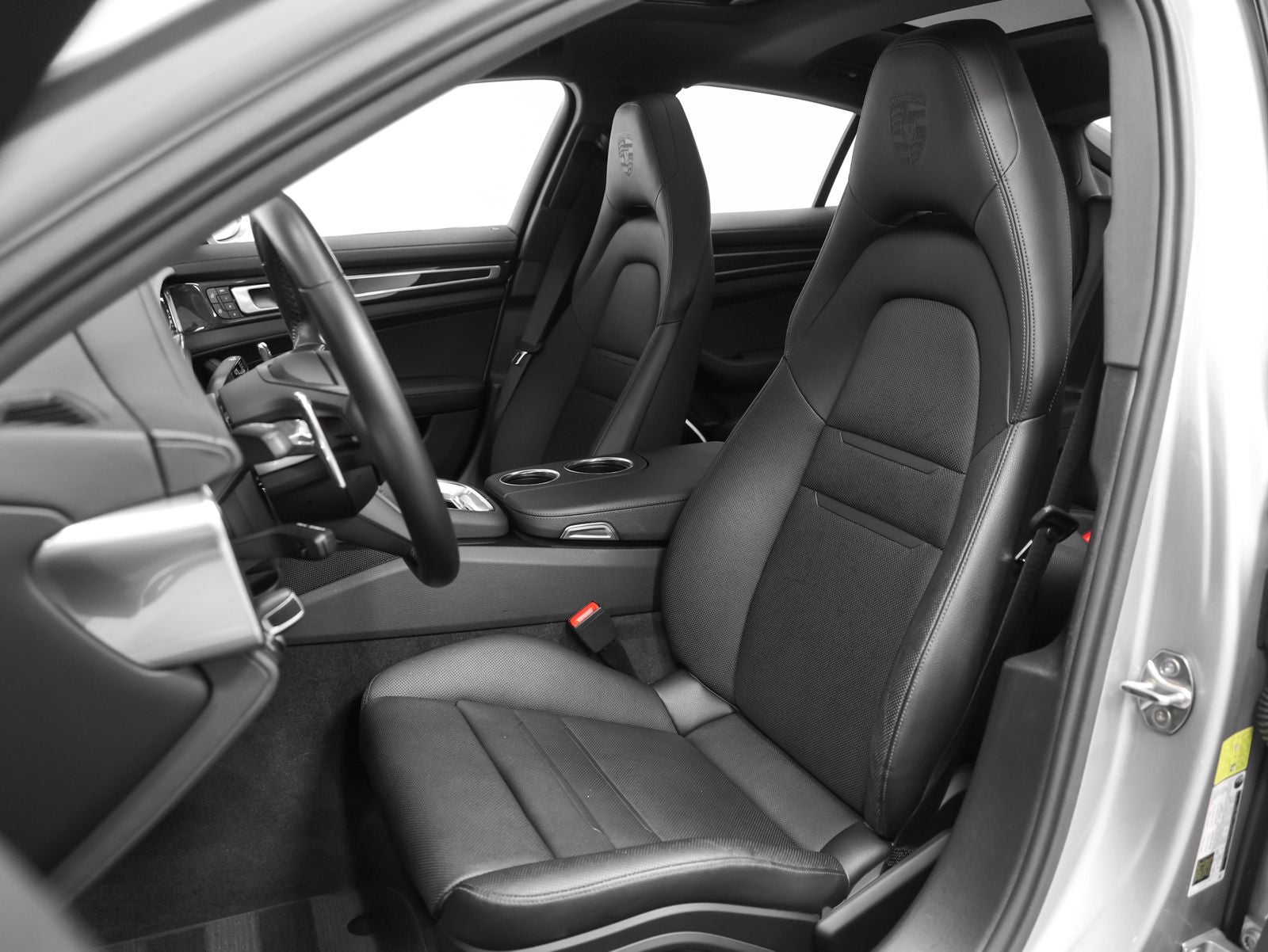 2023 Porsche Panamera 4 Platinum Edition