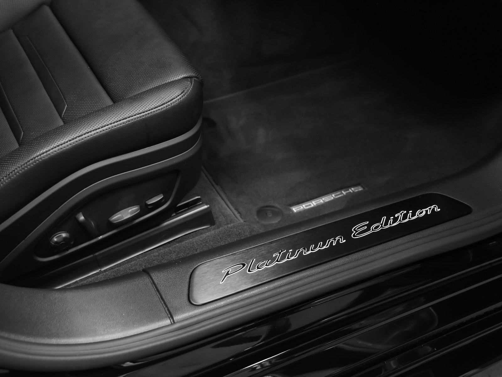 2023 Porsche Panamera Panamera 4 Platinum Edition