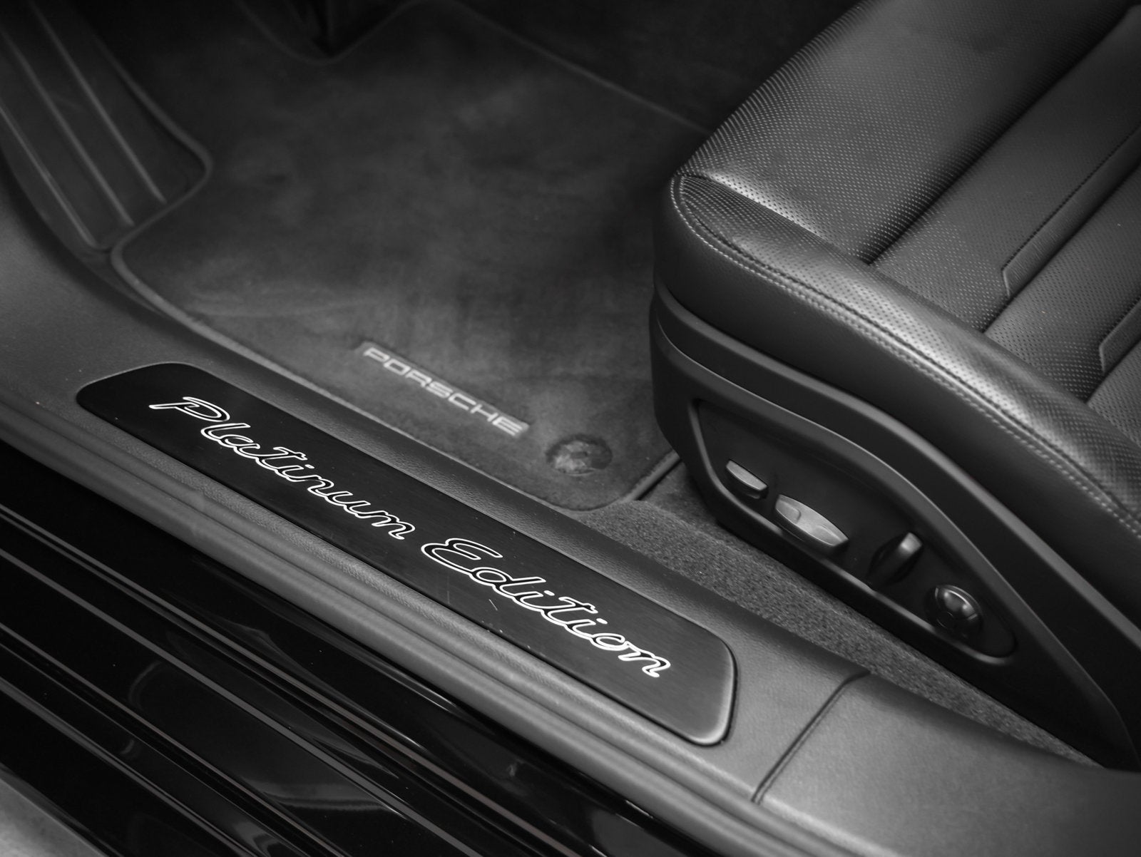 2023 Porsche Panamera Panamera 4 Platinum Edition