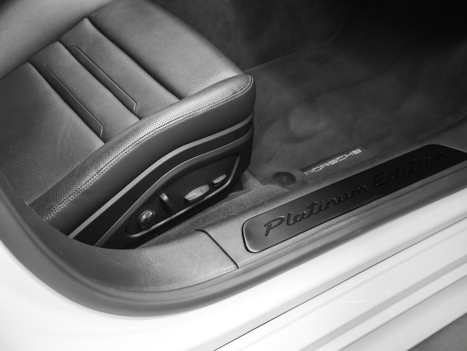2023 Porsche Panamera Panamera 4 Platinum Edition
