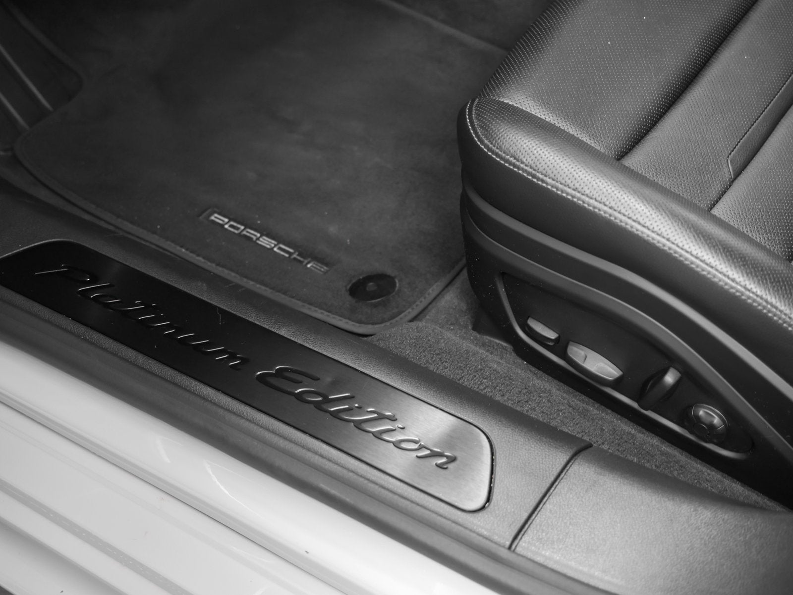2023 Porsche Panamera Panamera 4 Platinum Edition