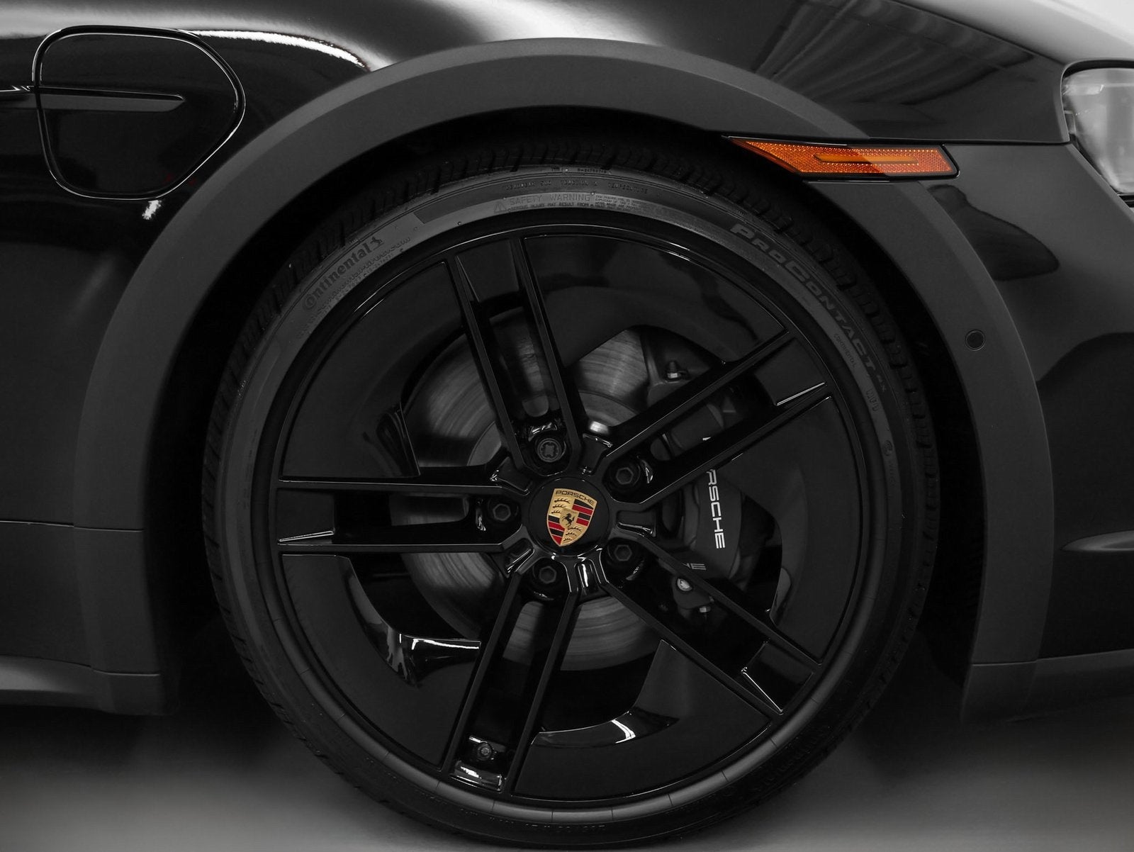 2025 Porsche Taycan Taycan 4 Cross Turismo