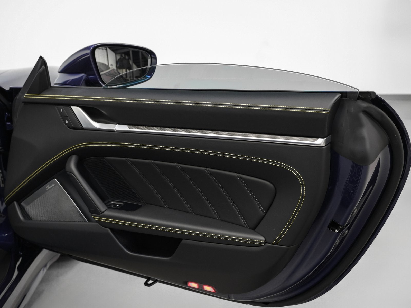 2023 Porsche 911 911 Turbo S Cabriolet (MY23)