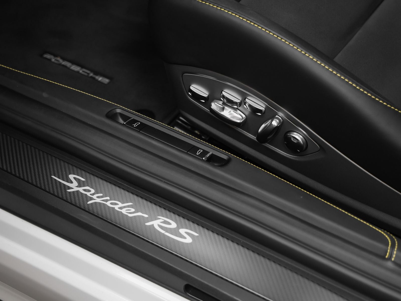 2025 Porsche 718 Spyder RS