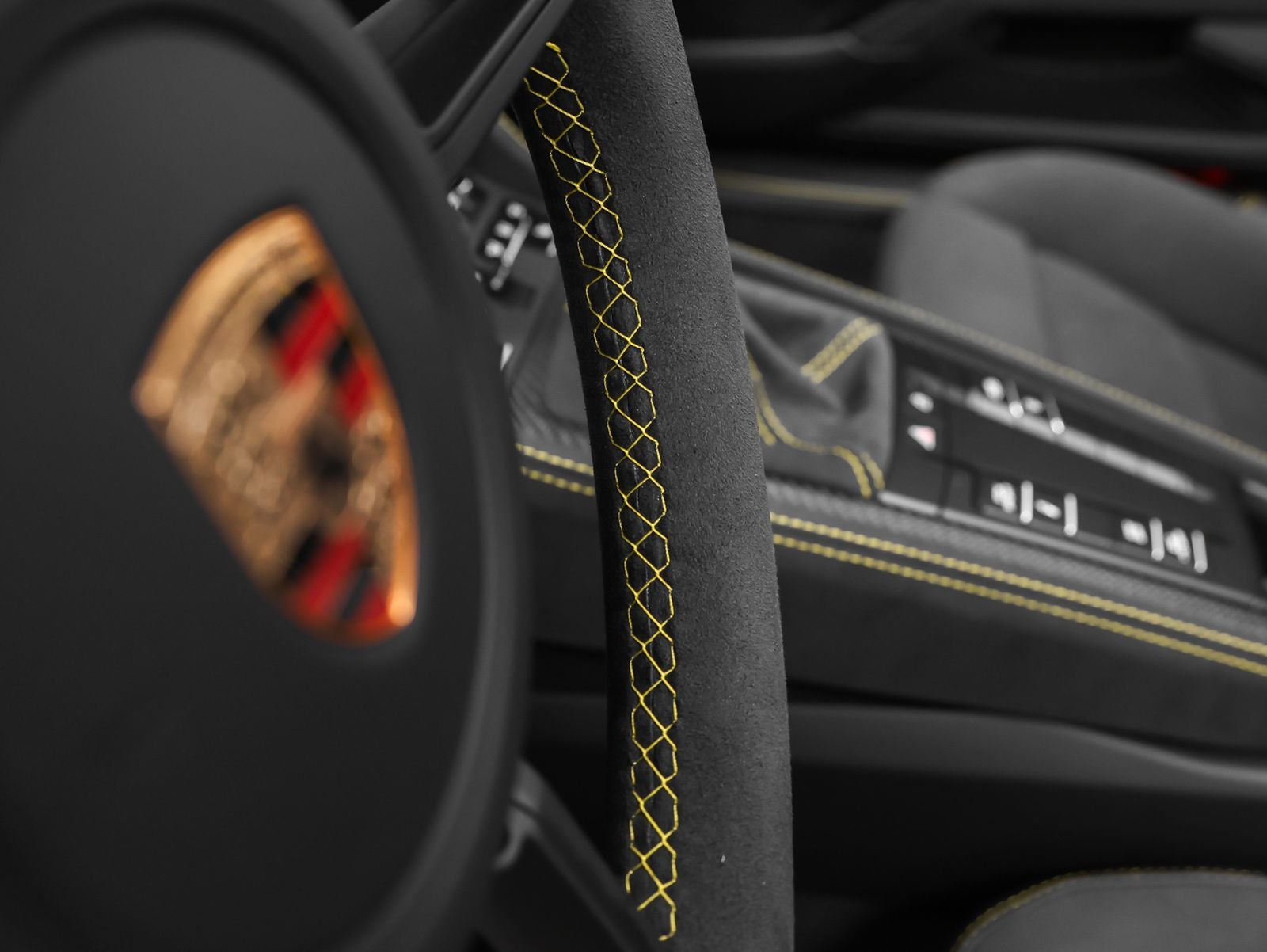 2025 Porsche 718 Spyder RS