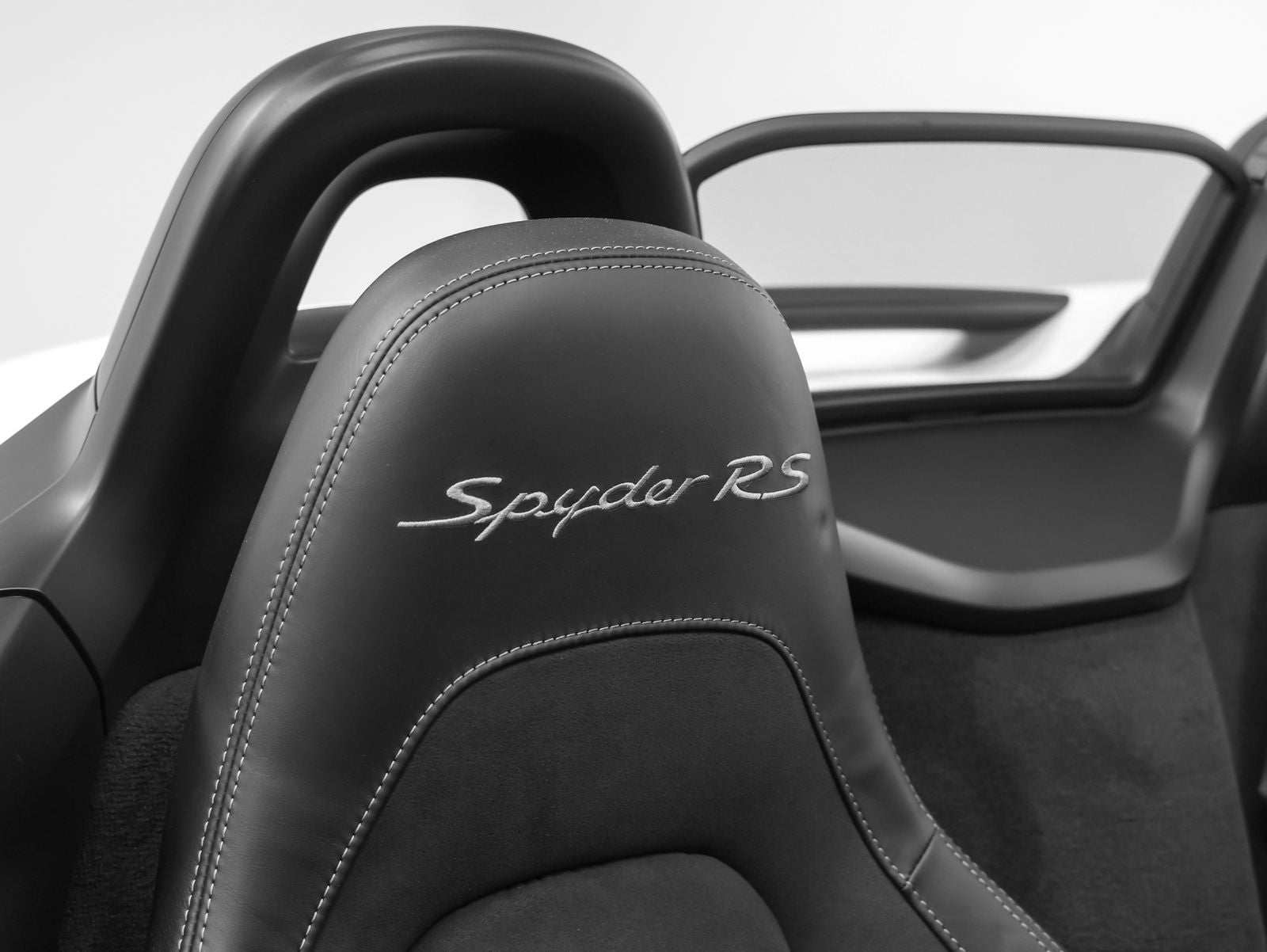 2025 Porsche 718 Spyder RS