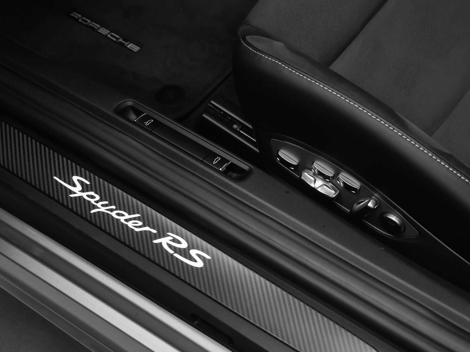 2025 Porsche 718 Spyder RS