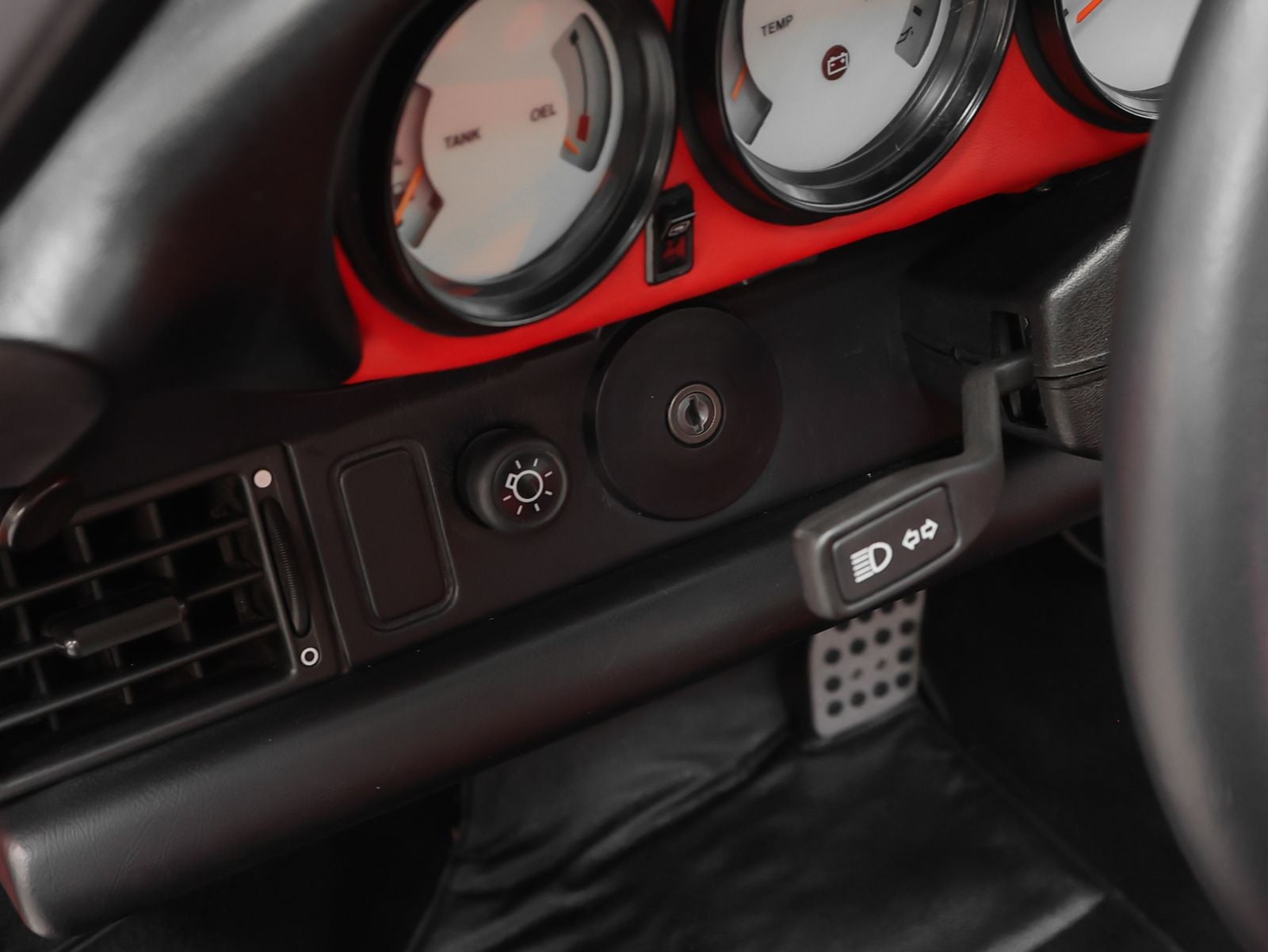1988 Porsche 911 Carrera Targa