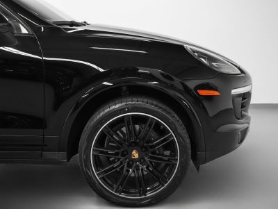 2018 Porsche Cayenne Cayenne Platinum Edition