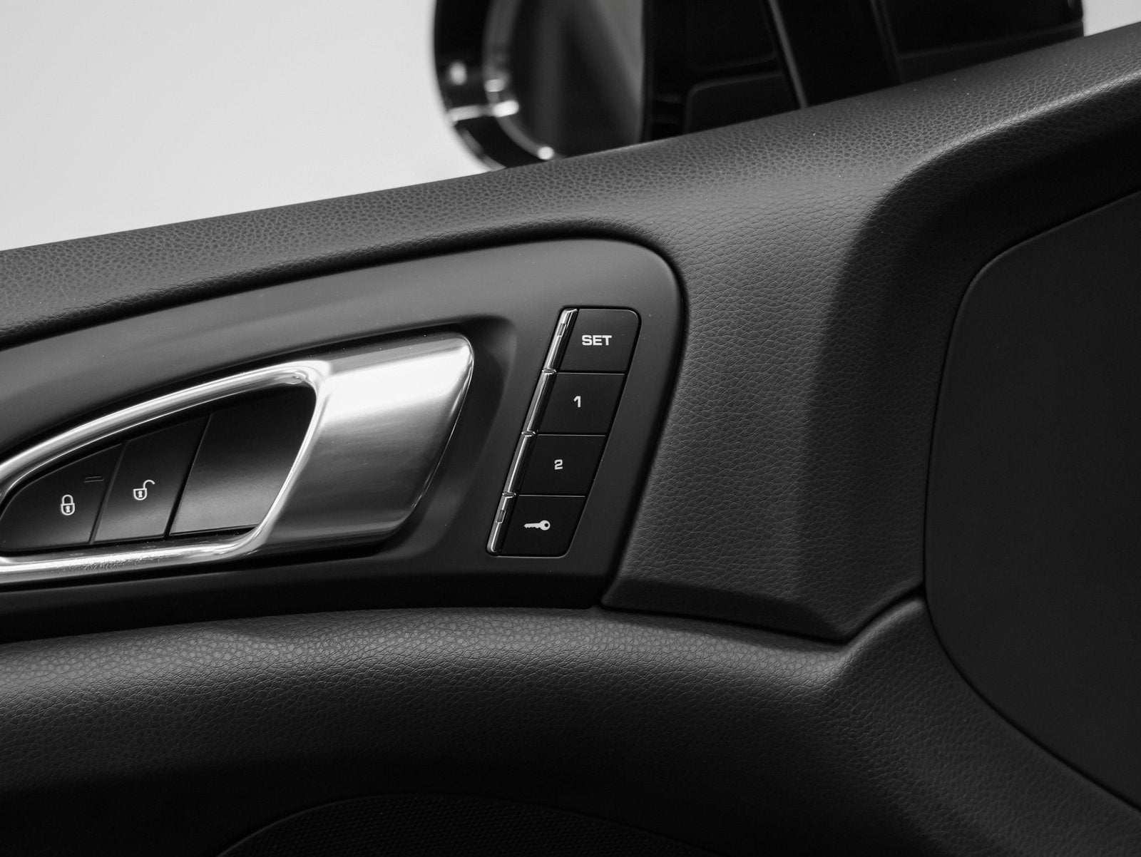 2018 Porsche Cayenne Cayenne Platinum Edition