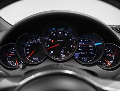 2018 Porsche Cayenne Cayenne Platinum Edition