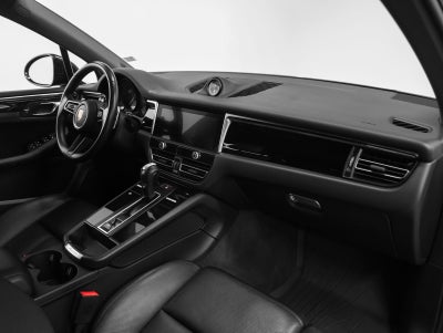 2023 Porsche Macan Macan (MY23)