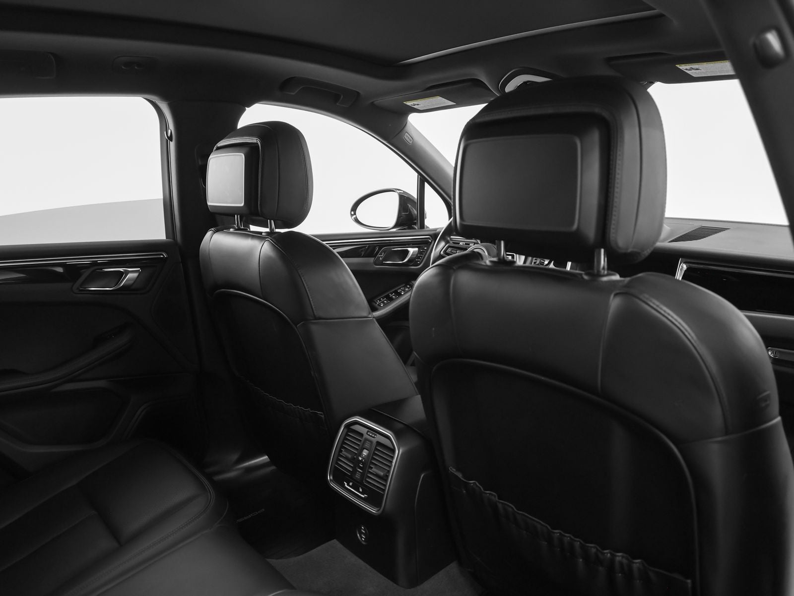 2023 Porsche Macan Macan (MY23)