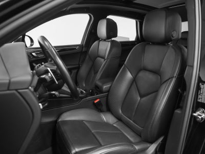 2023 Porsche Macan Macan (MY23)